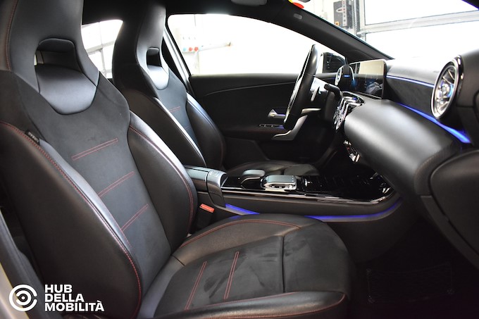 MERCEDES-BENZ A 200 d Automatic Premium